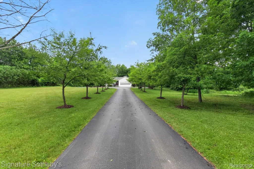 2240 Hidden Lake Trail Brandon Charter Township MI 48462