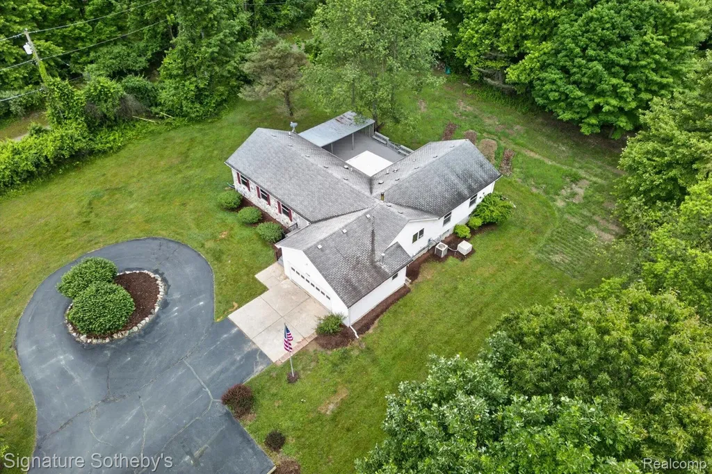 2240 Hidden Lake Trail Brandon Charter Township MI 48462