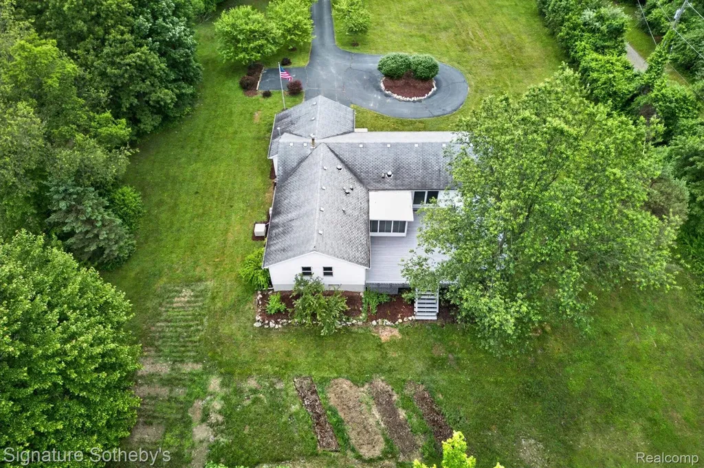 2240 Hidden Lake Trail Brandon Charter Township MI 48462