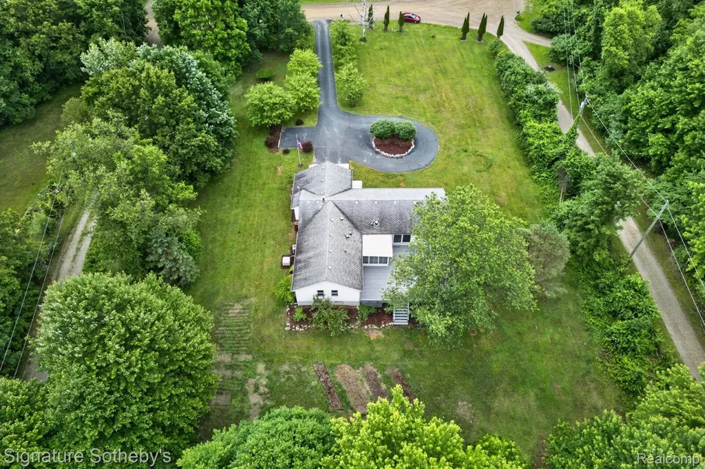 2240 Hidden Lake Trail Brandon Charter Township MI 48462
