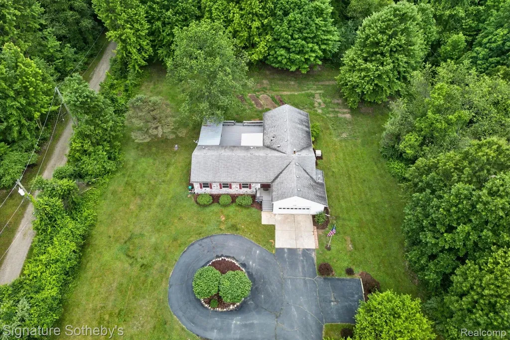 2240 Hidden Lake Trail Brandon Charter Township MI 48462