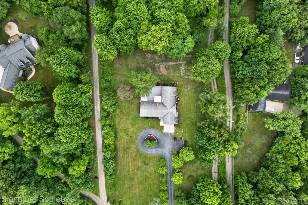 2240 Hidden Lake Trail Brandon Charter Township MI 48462