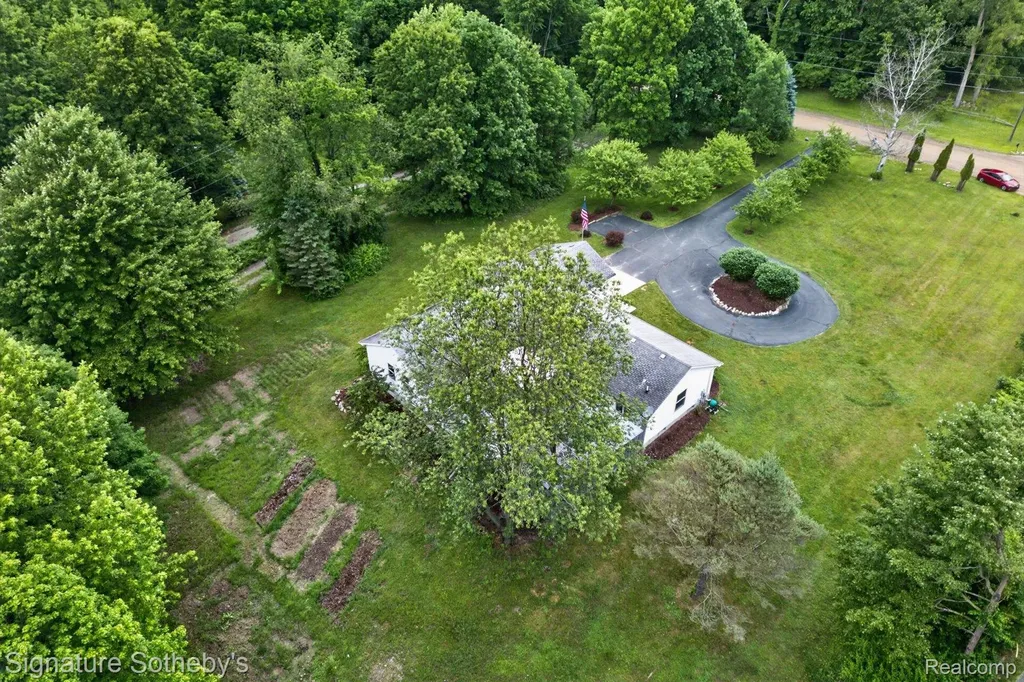 2240 Hidden Lake Trail Brandon Charter Township MI 48462