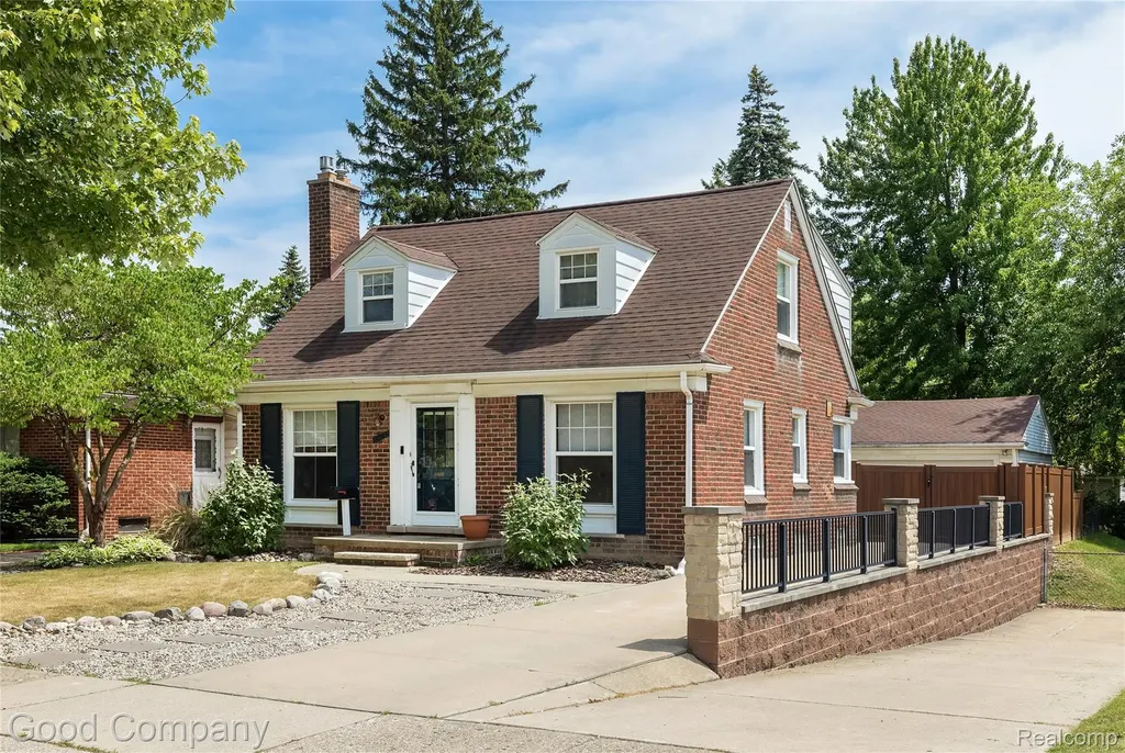 23645 Lawrence Avenue Dearborn City MI 48128