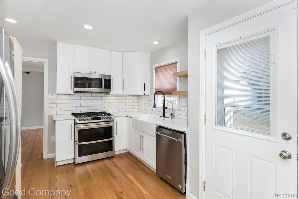 23645 Lawrence Avenue Dearborn City MI 48128