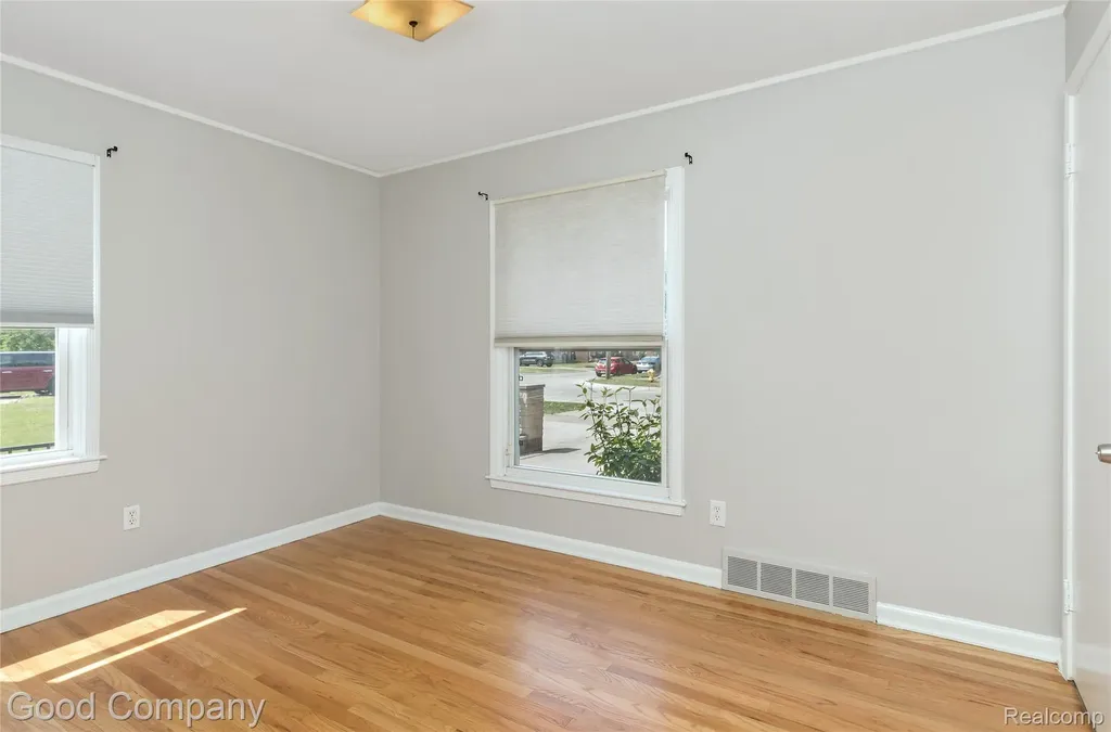 23645 Lawrence Avenue Dearborn City MI 48128