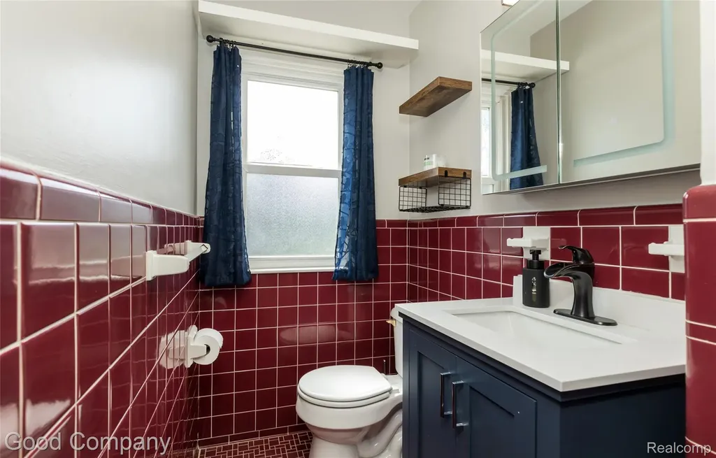 23645 Lawrence Avenue Dearborn City MI 48128