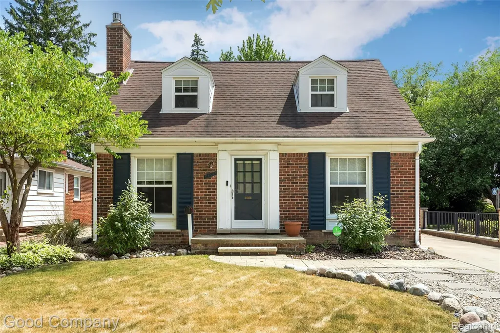 23645 Lawrence Avenue Dearborn City MI 48128