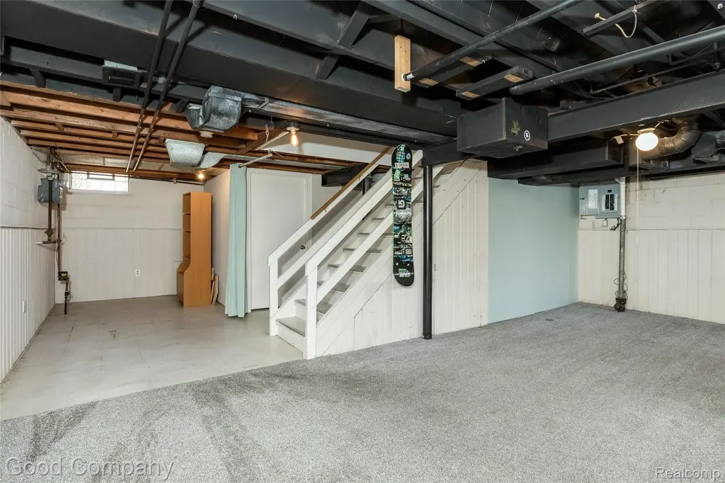 23645 Lawrence Avenue Dearborn City MI 48128