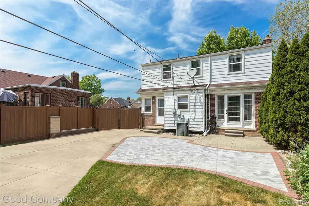 23645 Lawrence Avenue Dearborn City MI 48128