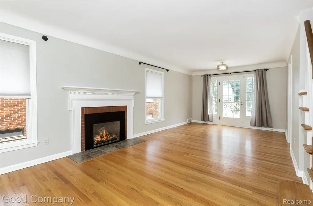 23645 Lawrence Avenue Dearborn City MI 48128