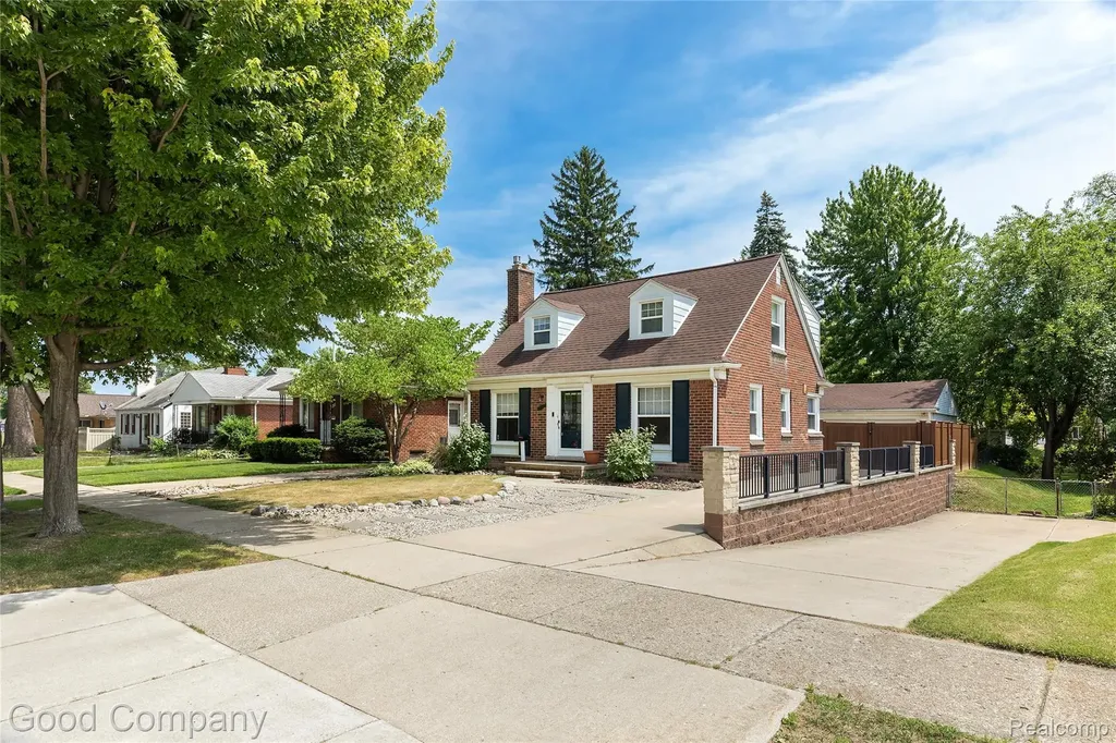 23645 Lawrence Avenue Dearborn City MI 48128
