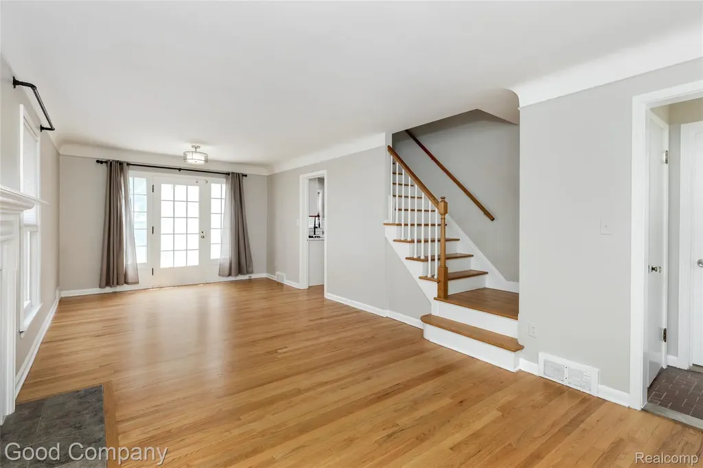 23645 Lawrence Avenue Dearborn City MI 48128