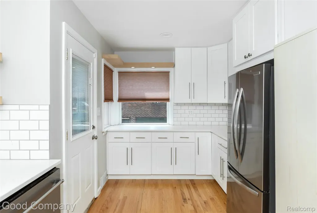 23645 Lawrence Avenue Dearborn City MI 48128