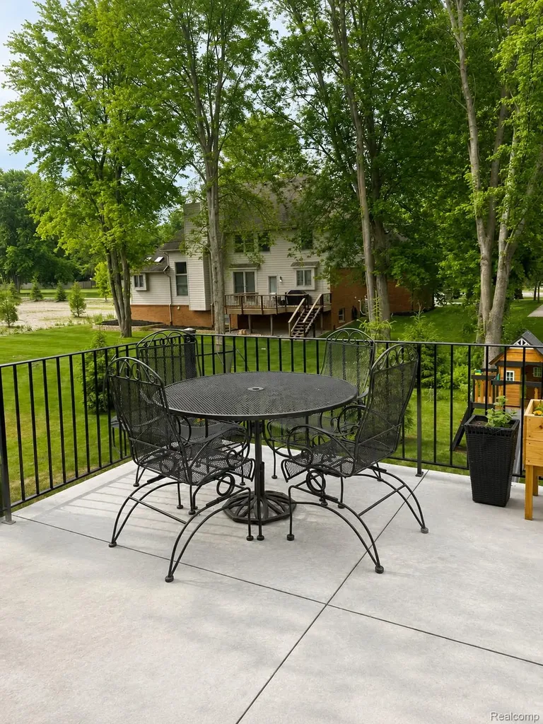 11914 N Encore Court S Shelby Charter Township MI 48315