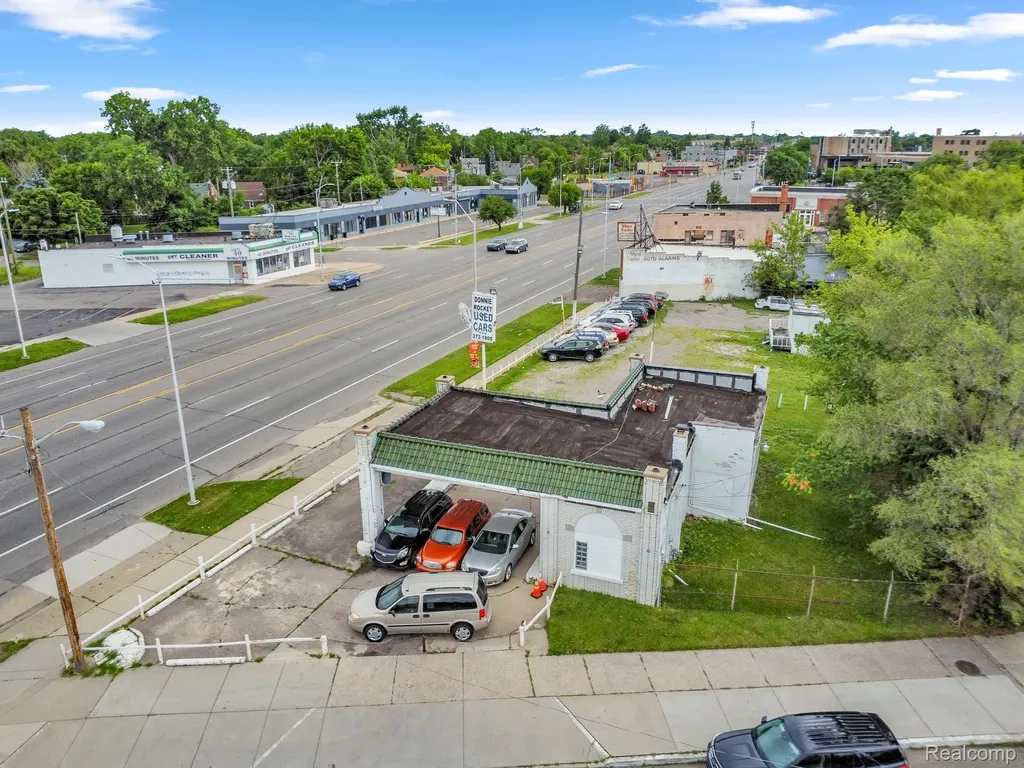 14760 Gratiot Avenue Detroit City MI 48205