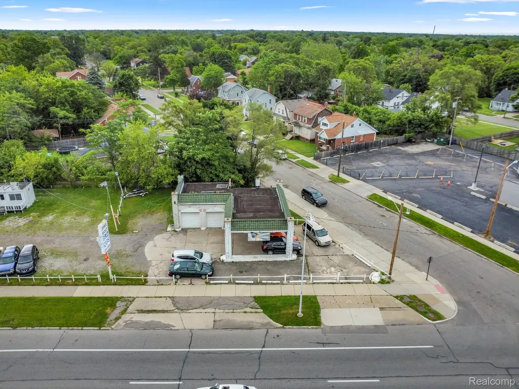 14760 Gratiot Avenue Detroit City MI 48205