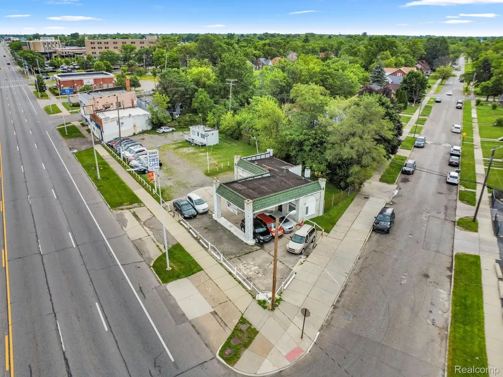 14760 Gratiot Avenue Detroit City MI 48205
