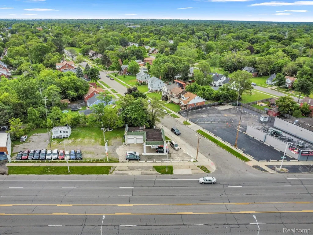 14760 Gratiot Avenue Detroit City MI 48205