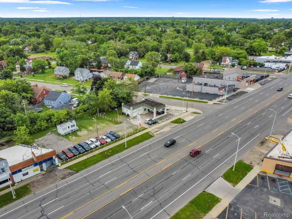 14760 Gratiot Avenue Detroit City MI 48205