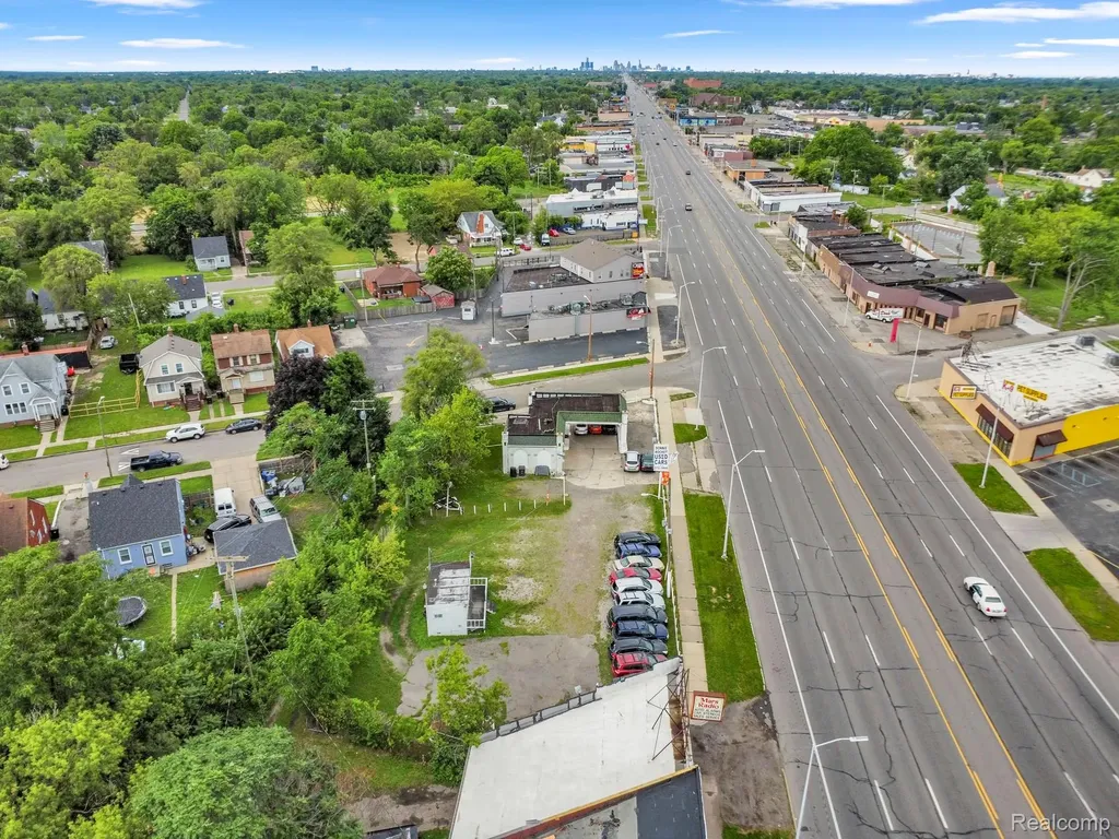 14760 Gratiot Avenue Detroit City MI 48205