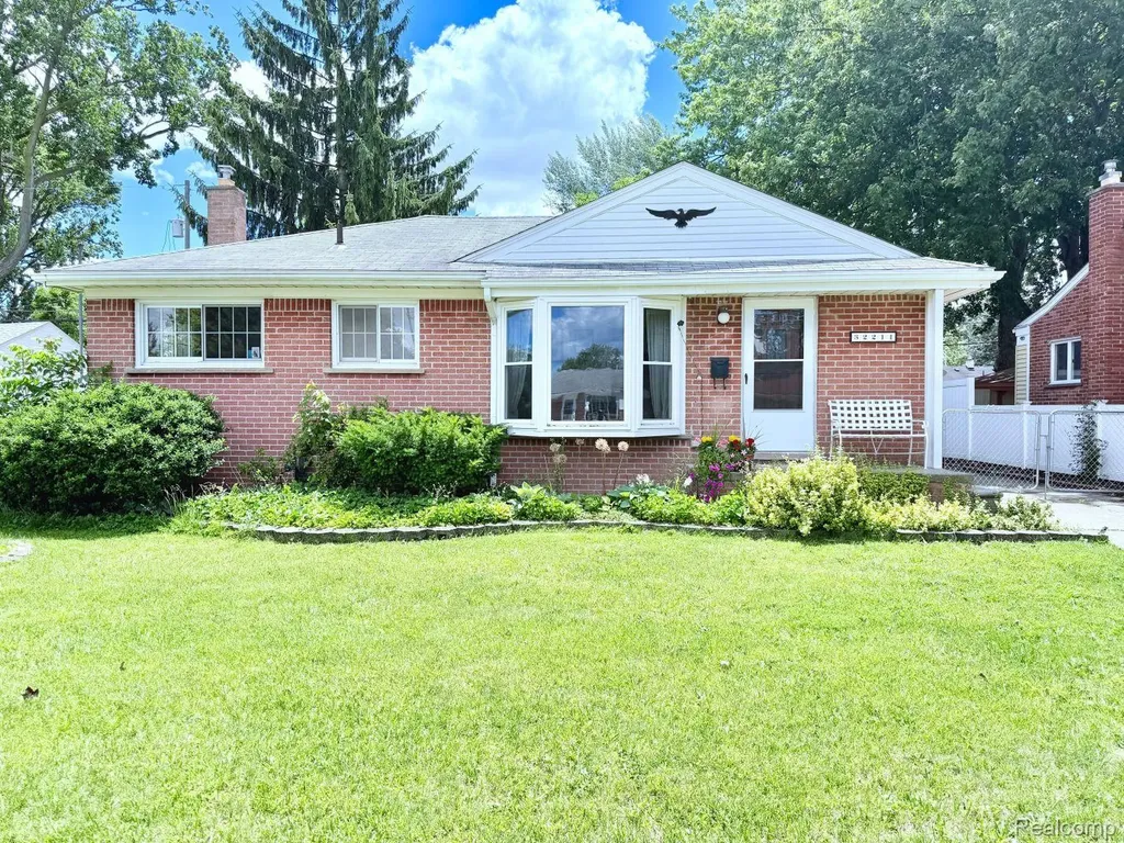 32211 Avondale Street Westland City MI 48186