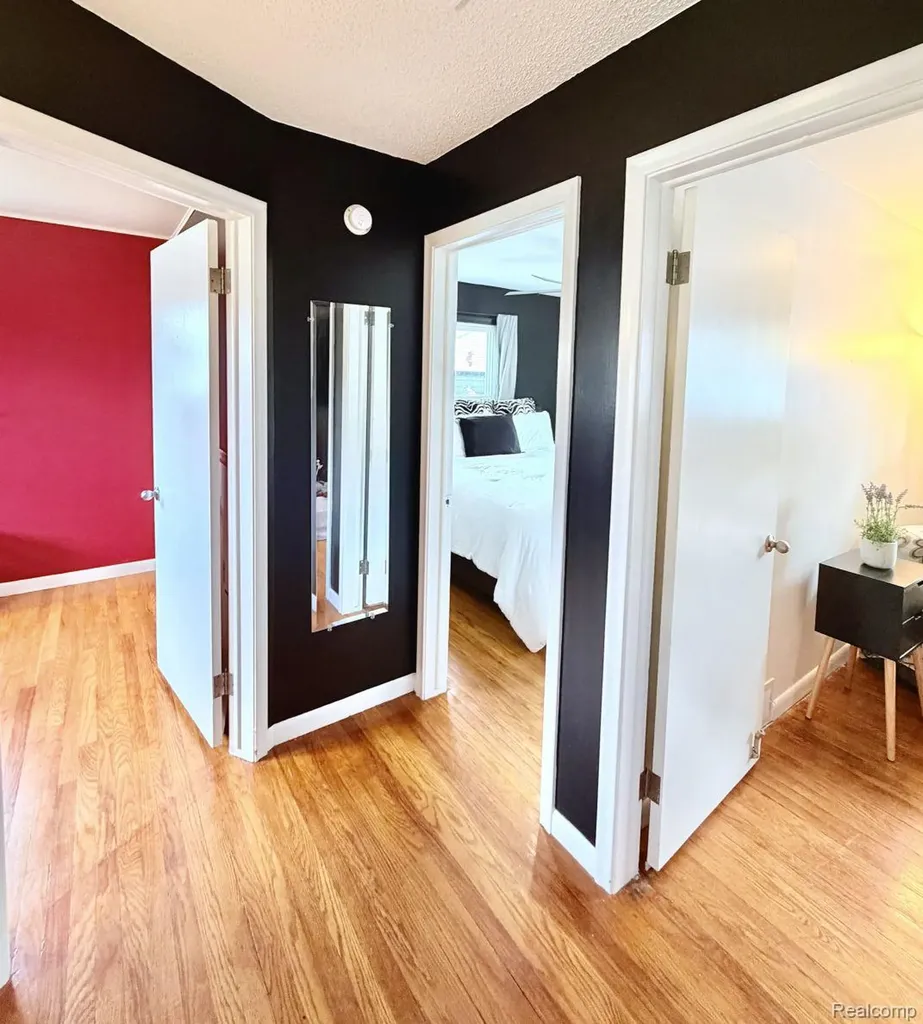 32211 Avondale Street Westland City MI 48186