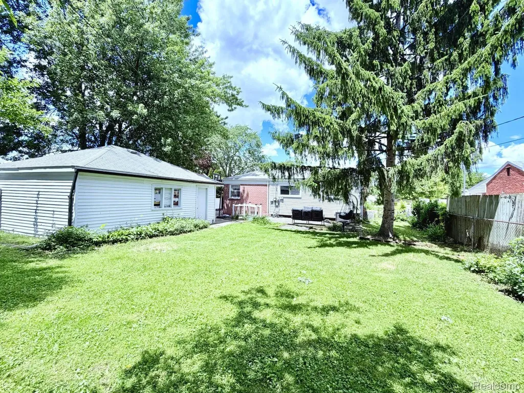 32211 Avondale Street Westland City MI 48186