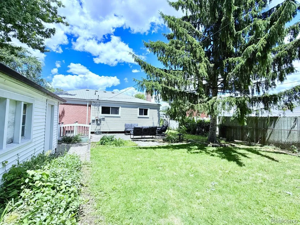 32211 Avondale Street Westland City MI 48186