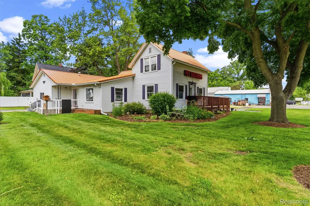 325 N Cedar Street Imlay City City MI 48444