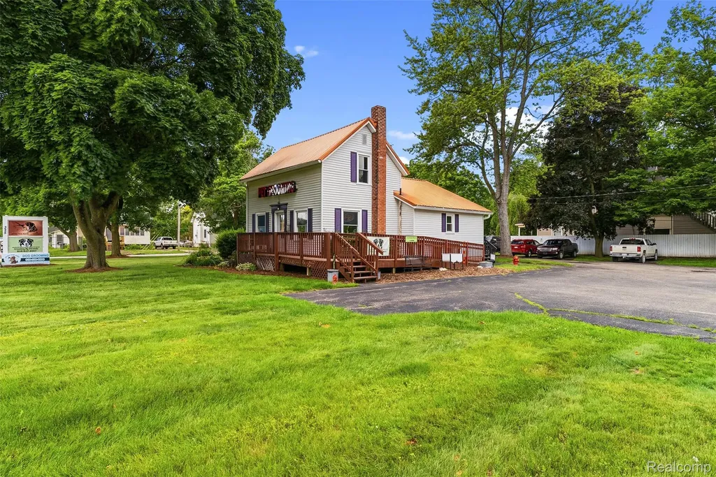 325 N Cedar Street Imlay City City MI 48444