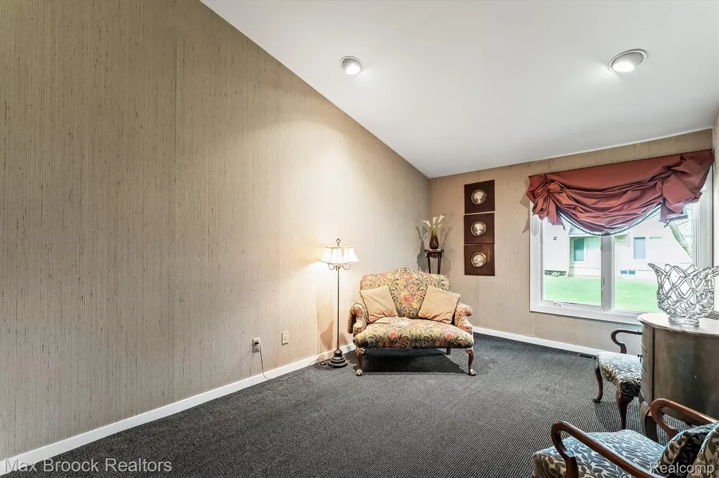 4159 Foxpointe Drive West Bloomfield Charter Township MI 48323