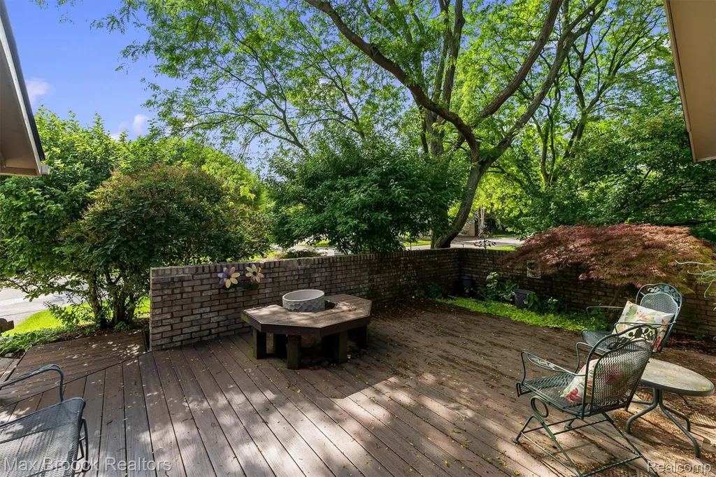 4159 Foxpointe Drive West Bloomfield Charter Township MI 48323