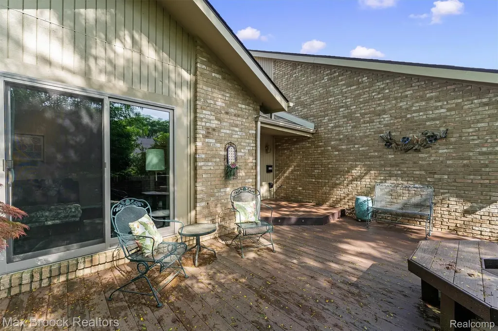 4159 Foxpointe Drive West Bloomfield Charter Township MI 48323