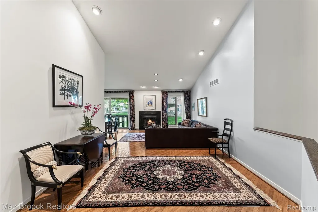 4159 Foxpointe Drive West Bloomfield Charter Township MI 48323