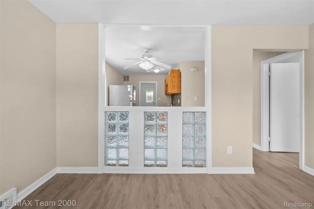 12846 Georgiana Avenue Warren City MI 48089