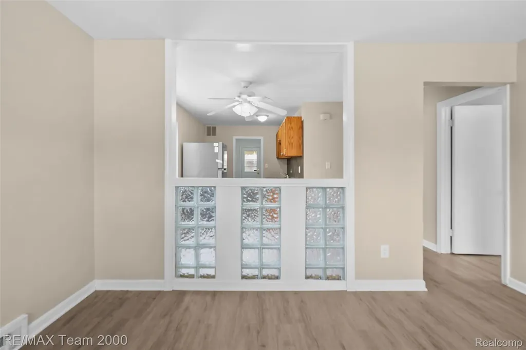 12846 Georgiana Avenue Warren City MI 48089