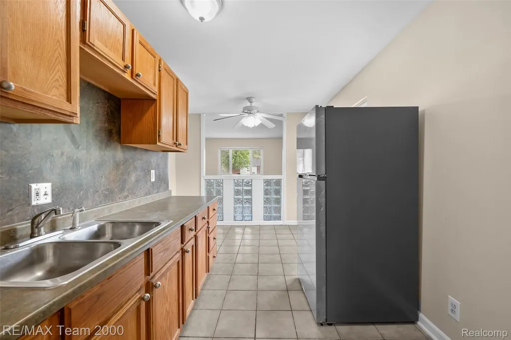 12846 Georgiana Avenue Warren City MI 48089