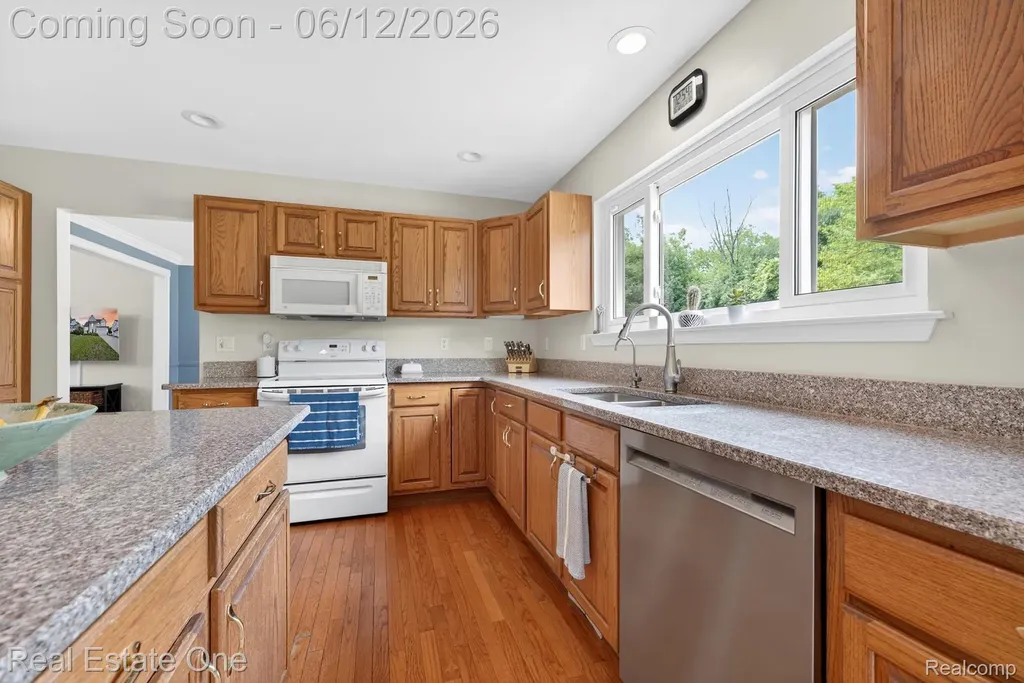 3736 Highlander Way W Pittsfield Charter Township MI 48108