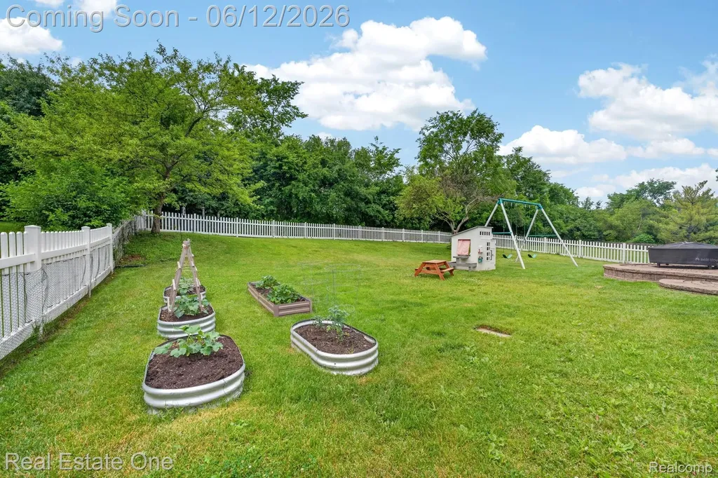 3736 Highlander Way W Pittsfield Charter Township MI 48108