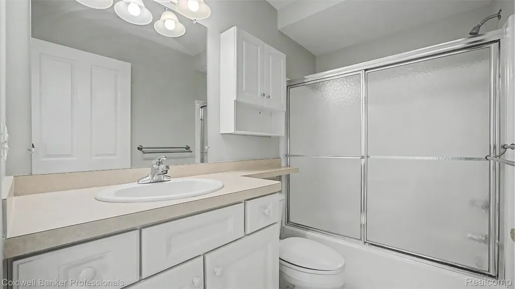 5711 Ortman Drive Sterling Heights City MI 48314