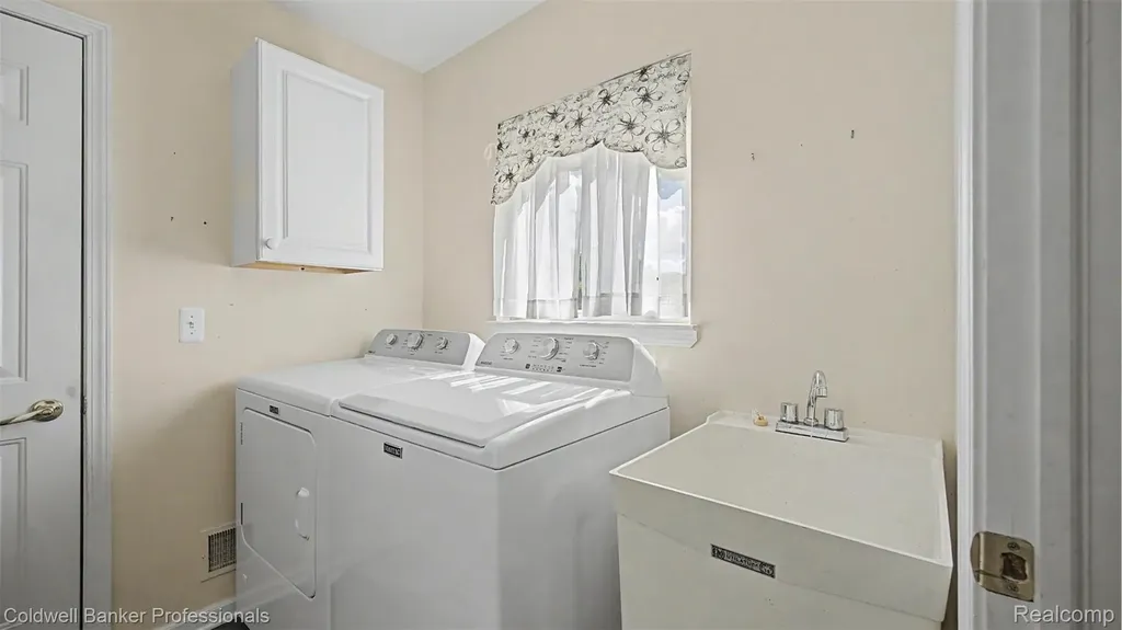 5711 Ortman Drive Sterling Heights City MI 48314