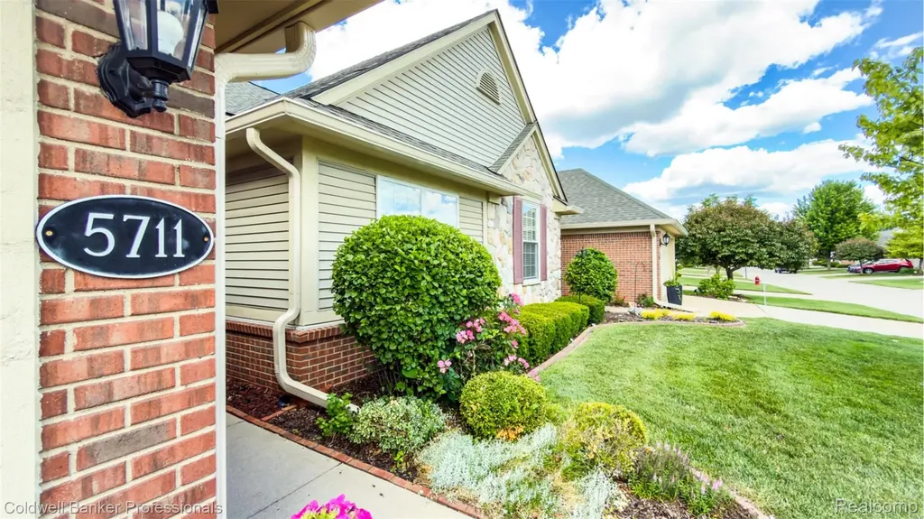 5711 Ortman Drive Sterling Heights City MI 48314