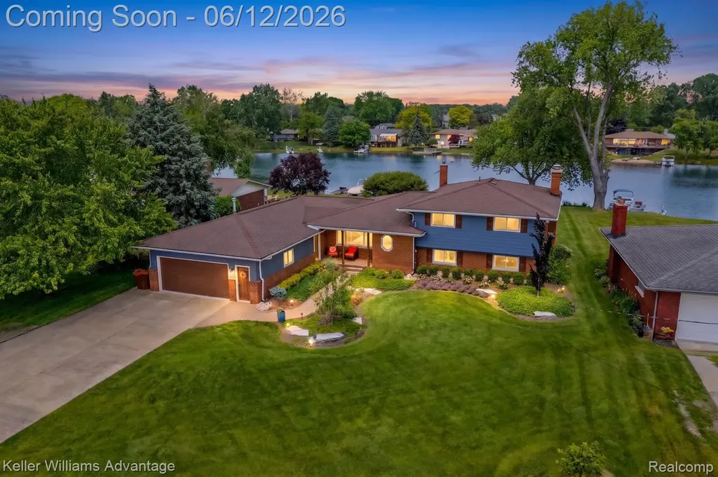 9110 Sandy Ridge Drive White Lake Charter Township MI 48386