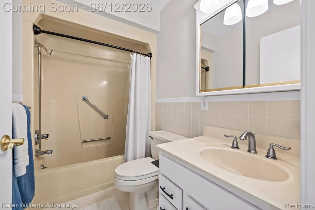 9110 Sandy Ridge Drive White Lake Charter Township MI 48386