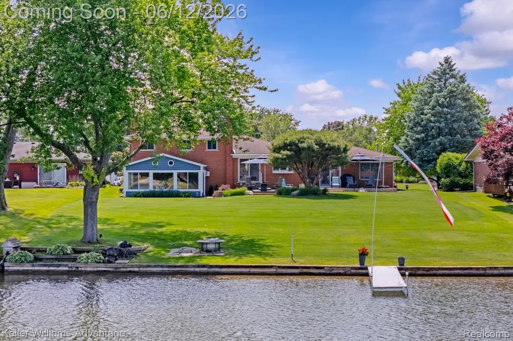 9110 Sandy Ridge Drive White Lake Charter Township MI 48386