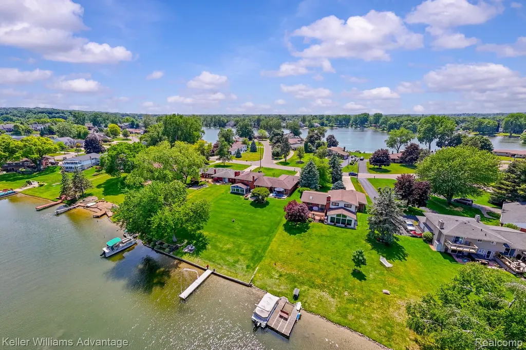9110 Sandy Ridge Drive White Lake Charter Township MI 48386