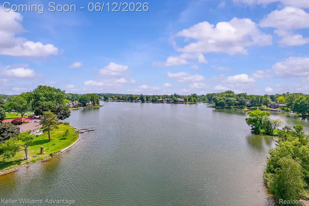 9110 Sandy Ridge Drive White Lake Charter Township MI 48386
