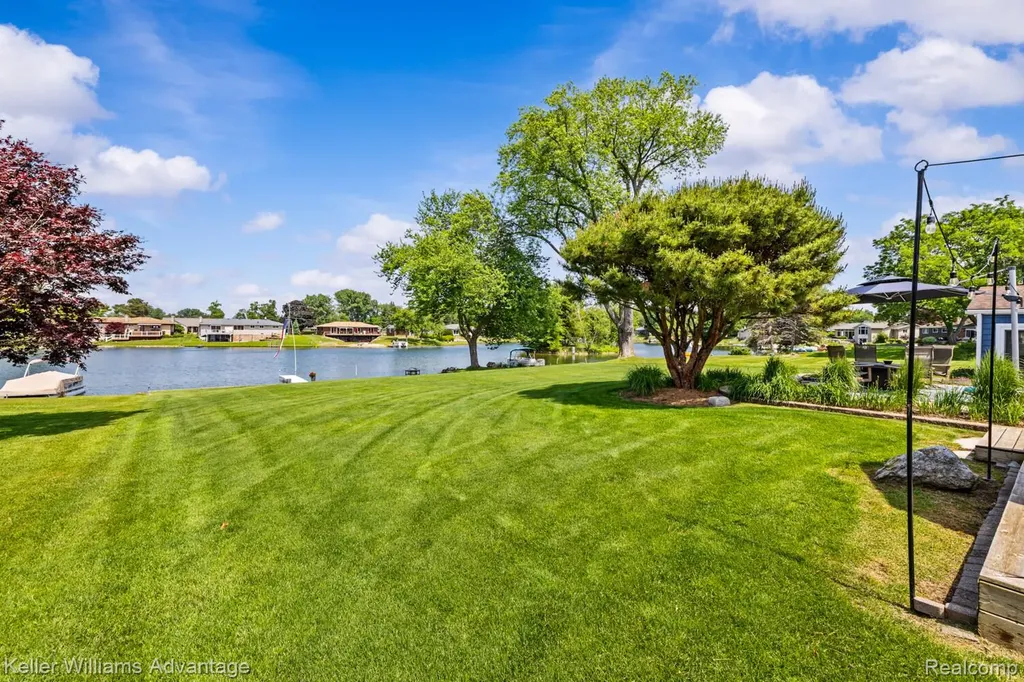 9110 Sandy Ridge Drive White Lake Charter Township MI 48386