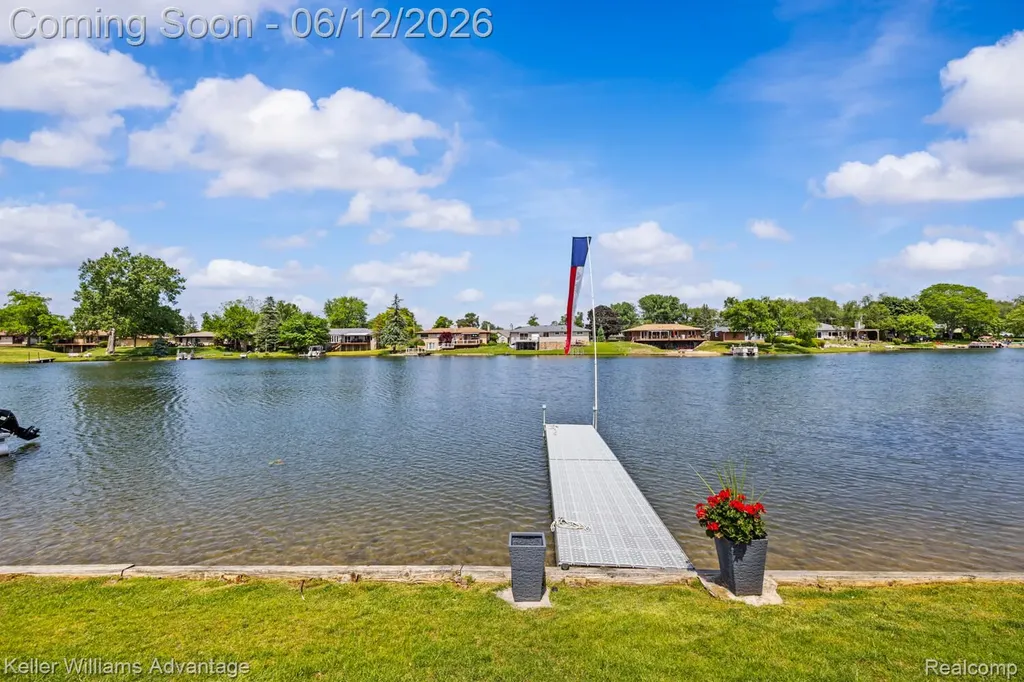 9110 Sandy Ridge Drive White Lake Charter Township MI 48386